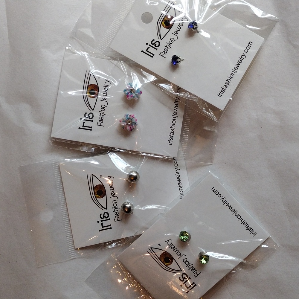 2/$15 NWT Bundle of 4 Pairs of Stud Earrings Silver-tone Floral Faux Gems